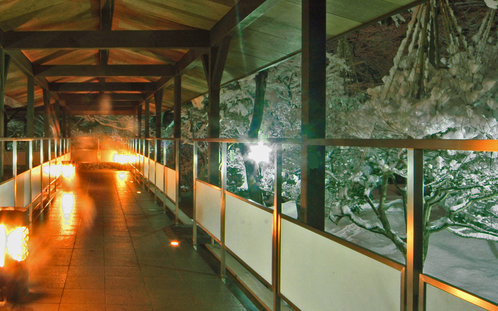 「冬」雪景色の庭園